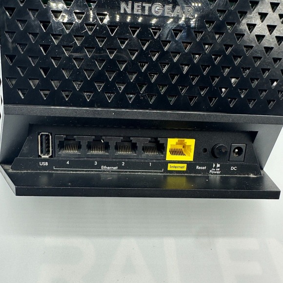 Netgear R6100 4-Port Dualband Gigabit Smart Wireless AC1200 Router - Picture 7 of 7
